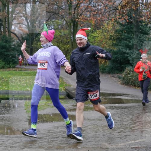 07.12.2025 - St. Pauli X-Mass-Run No. 15 Michael Burmester http://msf.ph/oto/9401610 07.12.2025 10:27:08 Laufen 592, 590 meine-sportfotos.de