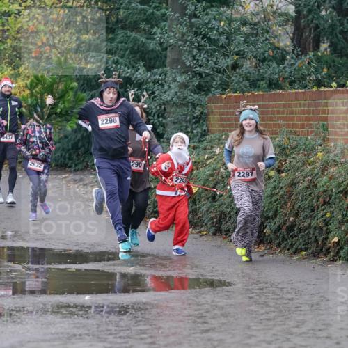 07.12.2025 - St. Pauli X-Mass-Run No. 15 Michael Burmester http://msf.ph/oto/9401621 07.12.2025 10:27:27 Laufen 339, 1177, 3437, 2832, 2296, 290, 2297, 2298 meine-sportfotos.de