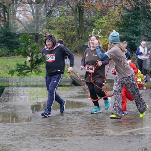 07.12.2025 - St. Pauli X-Mass-Run No. 15 Michael Burmester http://msf.ph/oto/9401639 07.12.2025 10:27:31 Laufen 2296, 2290, 3391, 1177, 2832 meine-sportfotos.de