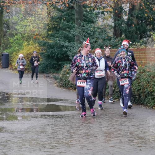 07.12.2025 - St. Pauli X-Mass-Run No. 15 Michael Burmester http://msf.ph/oto/9401646 07.12.2025 10:27:33 Laufen 1177, 3391, 07, 2832 meine-sportfotos.de