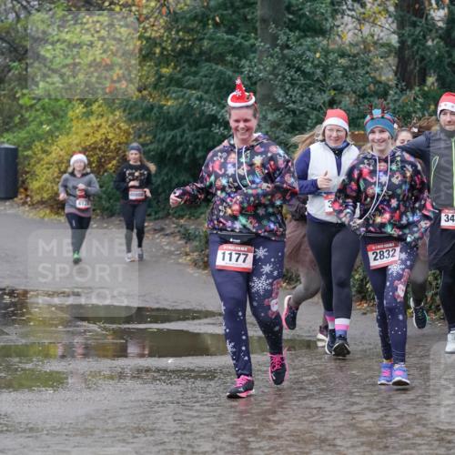 07.12.2025 - St. Pauli X-Mass-Run No. 15 Michael Burmester http://msf.ph/oto/9401647 07.12.2025 10:27:33 Laufen 4121, 5, 1177, 2832, 3437 meine-sportfotos.de