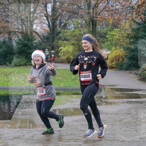 07.12.2025 - St. Pauli X-Mass-Run No. 15 Michael Burmester http://msf.ph/oto/9401683 07.12.2025 10:27:42 Laufen 128, 15 meine-sportfotos.de