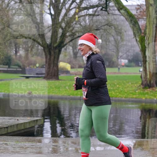 07.12.2025 - St. Pauli X-Mass-Run No. 15 Michael Burmester http://msf.ph/oto/9401695 07.12.2025 10:27:54 Laufen  meine-sportfotos.de