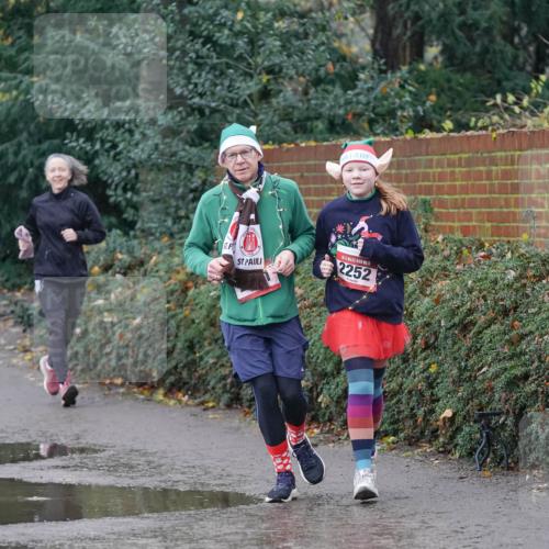 07.12.2025 - St. Pauli X-Mass-Run No. 15 Michael Burmester http://msf.ph/oto/9401704 07.12.2025 10:28:00 Laufen 2252 meine-sportfotos.de
