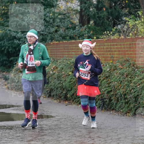 07.12.2025 - St. Pauli X-Mass-Run No. 15 Michael Burmester http://msf.ph/oto/9401707 07.12.2025 10:28:02 Laufen 225, 2252 meine-sportfotos.de