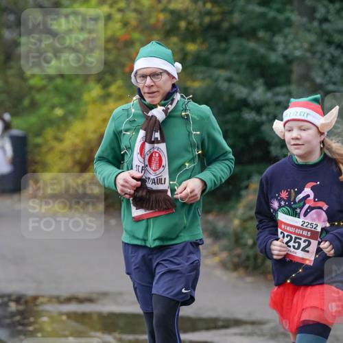 07.12.2025 - St. Pauli X-Mass-Run No. 15 Michael Burmester http://msf.ph/oto/9401708 07.12.2025 10:28:03 Laufen 2252, 15, 2252 meine-sportfotos.de