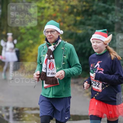 07.12.2025 - St. Pauli X-Mass-Run No. 15 Michael Burmester http://msf.ph/oto/9401710 07.12.2025 10:28:03 Laufen 252 meine-sportfotos.de