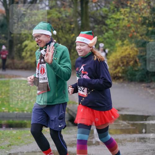 07.12.2025 - St. Pauli X-Mass-Run No. 15 Michael Burmester http://msf.ph/oto/9401713 07.12.2025 10:28:04 Laufen 52 meine-sportfotos.de