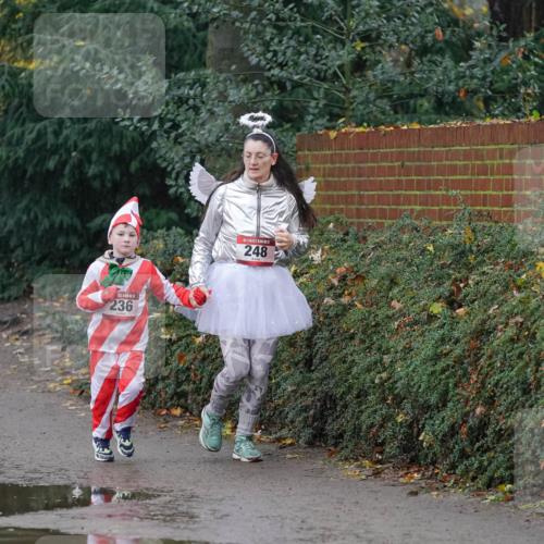 07.12.2025 - St. Pauli X-Mass-Run No. 15 Michael Burmester http://msf.ph/oto/9401728 07.12.2025 10:28:10 Laufen 236, 248 meine-sportfotos.de