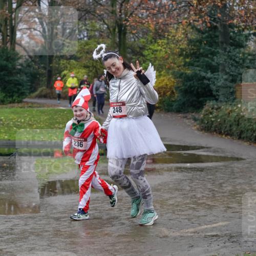 07.12.2025 - St. Pauli X-Mass-Run No. 15 Michael Burmester http://msf.ph/oto/9401745 07.12.2025 10:28:16 Laufen 236, 248 meine-sportfotos.de