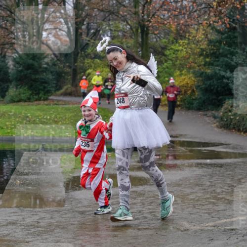 07.12.2025 - St. Pauli X-Mass-Run No. 15 Michael Burmester http://msf.ph/oto/9401746 07.12.2025 10:28:16 Laufen 236, 248 meine-sportfotos.de