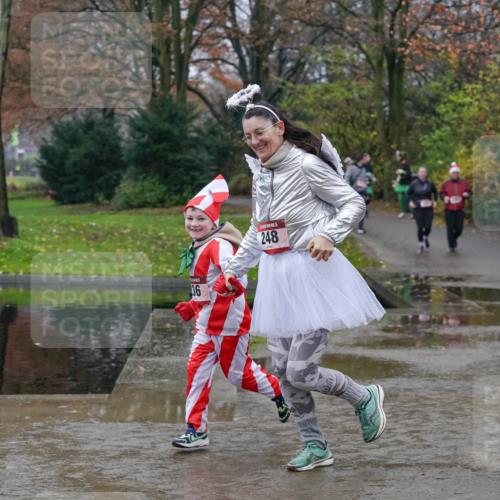 07.12.2025 - St. Pauli X-Mass-Run No. 15 Michael Burmester http://msf.ph/oto/9401748 07.12.2025 10:28:17 Laufen 36, 248 meine-sportfotos.de