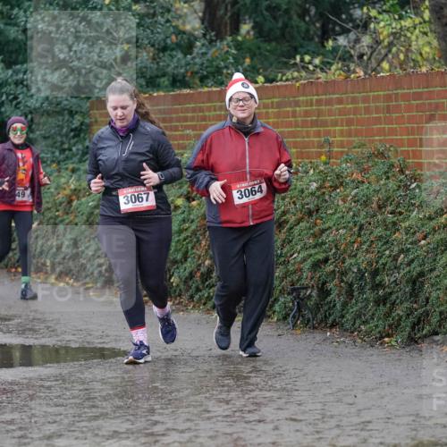 07.12.2025 - St. Pauli X-Mass-Run No. 15 Michael Burmester http://msf.ph/oto/9401757 07.12.2025 10:28:24 Laufen 3353, 49, 3067, 5, 3064 meine-sportfotos.de