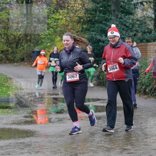 07.12.2025 - St. Pauli X-Mass-Run No. 15 Michael Burmester http://msf.ph/oto/9401758 07.12.2025 10:28:26 Laufen 3067, 3064, 3349 meine-sportfotos.de