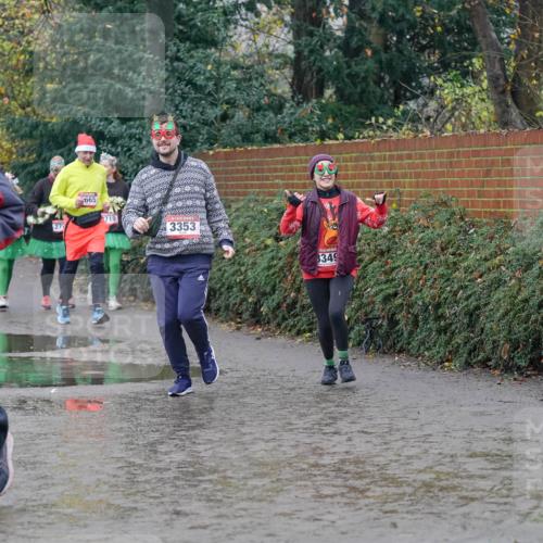 07.12.2025 - St. Pauli X-Mass-Run No. 15 Michael Burmester http://msf.ph/oto/9401761 07.12.2025 10:28:27 Laufen 3064, 27, 665, 719, 3353, 3349 meine-sportfotos.de