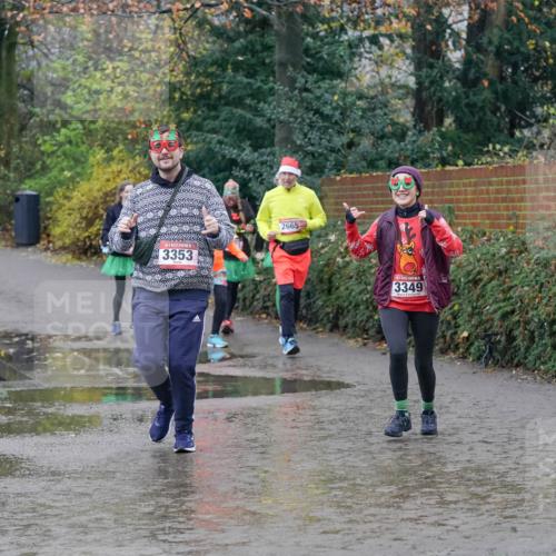 07.12.2025 - St. Pauli X-Mass-Run No. 15 Michael Burmester http://msf.ph/oto/9401766 07.12.2025 10:28:28 Laufen 3353, 2665, 3349 meine-sportfotos.de