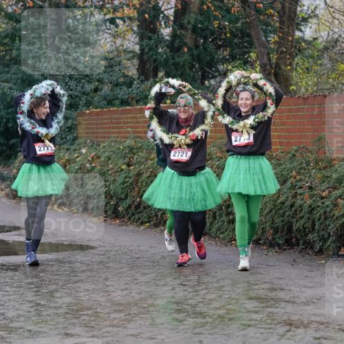 07.12.2025 - St. Pauli X-Mass-Run No. 15 Michael Burmester http://msf.ph/oto/9401784 07.12.2025 10:28:34 Laufen 2721, 2721, 272 meine-sportfotos.de