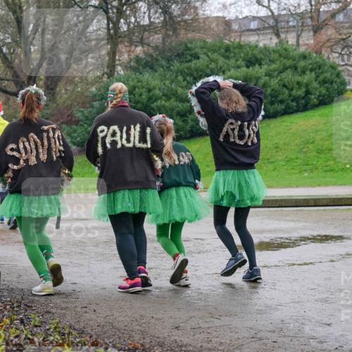 07.12.2025 - St. Pauli X-Mass-Run No. 15 Michael Burmester http://msf.ph/oto/9401805 07.12.2025 10:28:45 Laufen  meine-sportfotos.de