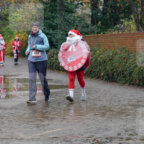 07.12.2025 - St. Pauli X-Mass-Run No. 15 Michael Burmester http://msf.ph/oto/9401868 07.12.2025 10:29:30 Laufen 492, 1660 meine-sportfotos.de