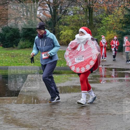 07.12.2025 - St. Pauli X-Mass-Run No. 15 Michael Burmester http://msf.ph/oto/9401875 07.12.2025 10:29:32 Laufen 49, 1660 meine-sportfotos.de