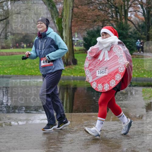 07.12.2025 - St. Pauli X-Mass-Run No. 15 Michael Burmester http://msf.ph/oto/9401881 07.12.2025 10:29:33 Laufen 49, 1660 meine-sportfotos.de