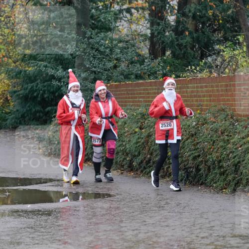 07.12.2025 - St. Pauli X-Mass-Run No. 15 Michael Burmester http://msf.ph/oto/9401885 07.12.2025 10:29:38 Laufen 2573, 2520 meine-sportfotos.de