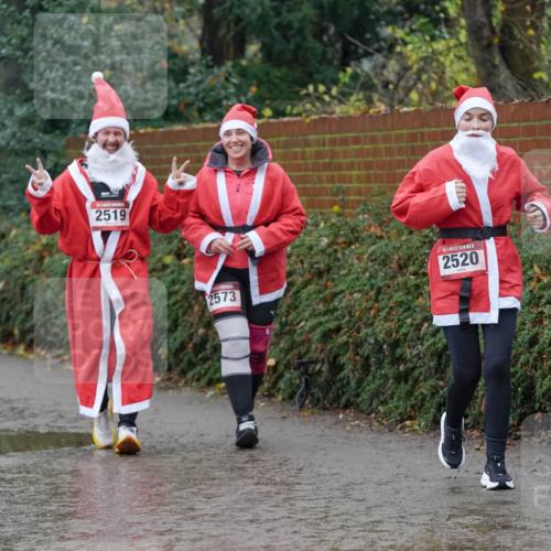 07.12.2025 - St. Pauli X-Mass-Run No. 15 Michael Burmester http://msf.ph/oto/9401889 07.12.2025 10:29:40 Laufen 2519, 2573, 15, 2520 meine-sportfotos.de