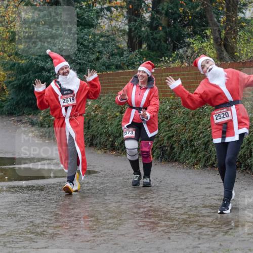07.12.2025 - St. Pauli X-Mass-Run No. 15 Michael Burmester http://msf.ph/oto/9401892 07.12.2025 10:29:41 Laufen 2519, 2520, 2573 meine-sportfotos.de