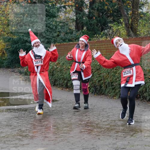 07.12.2025 - St. Pauli X-Mass-Run No. 15 Michael Burmester http://msf.ph/oto/9401893 07.12.2025 10:29:41 Laufen 2519, 573, 2520 meine-sportfotos.de