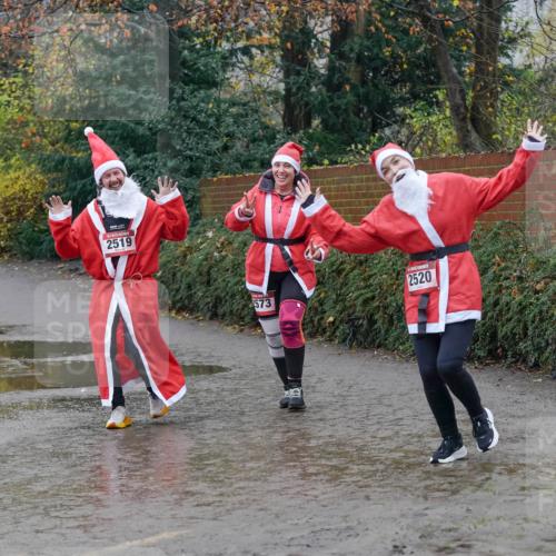 07.12.2025 - St. Pauli X-Mass-Run No. 15 Michael Burmester http://msf.ph/oto/9401895 07.12.2025 10:29:42 Laufen 2519, 573, 2520 meine-sportfotos.de