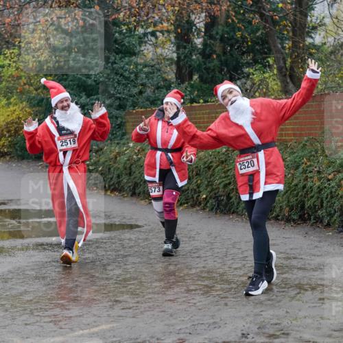 07.12.2025 - St. Pauli X-Mass-Run No. 15 Michael Burmester http://msf.ph/oto/9401897 07.12.2025 10:29:42 Laufen 2519, 573, 2520 meine-sportfotos.de
