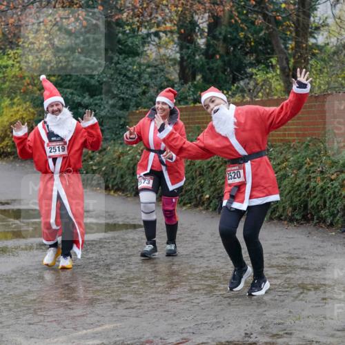 07.12.2025 - St. Pauli X-Mass-Run No. 15 Michael Burmester http://msf.ph/oto/9401899 07.12.2025 10:29:42 Laufen 2519, 573, 2520 meine-sportfotos.de