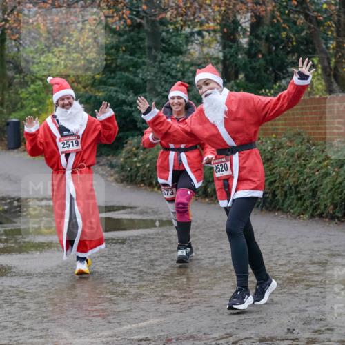 07.12.2025 - St. Pauli X-Mass-Run No. 15 Michael Burmester http://msf.ph/oto/9401901 07.12.2025 10:29:43 Laufen 2519, 573, 2520 meine-sportfotos.de