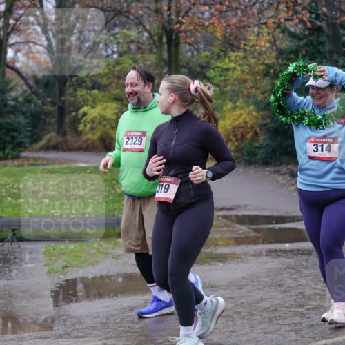 07.12.2025 - St. Pauli X-Mass-Run No. 15 Michael Burmester http://msf.ph/oto/9401929 07.12.2025 10:30:05 Laufen 2329, 319, 15, 314 meine-sportfotos.de