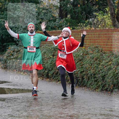 07.12.2025 - St. Pauli X-Mass-Run No. 15 Michael Burmester http://msf.ph/oto/9402020 07.12.2025 10:39:17 Laufen 955, 951 meine-sportfotos.de