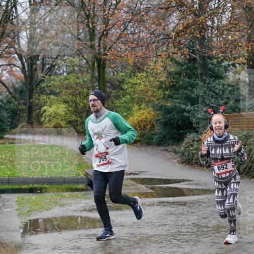07.12.2025 - St. Pauli X-Mass-Run No. 15 Michael Burmester http://msf.ph/oto/9402031 07.12.2025 10:39:41 Laufen 759, 692 meine-sportfotos.de