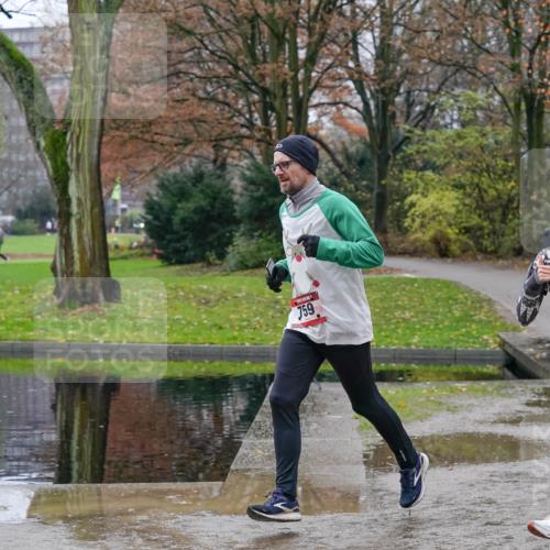 07.12.2025 - St. Pauli X-Mass-Run No. 15 Michael Burmester http://msf.ph/oto/9402032 07.12.2025 10:39:41 Laufen 759, 15, 692 meine-sportfotos.de