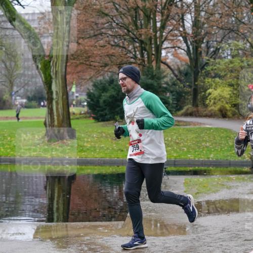 07.12.2025 - St. Pauli X-Mass-Run No. 15 Michael Burmester http://msf.ph/oto/9402033 07.12.2025 10:39:42 Laufen 759, 15, 692 meine-sportfotos.de