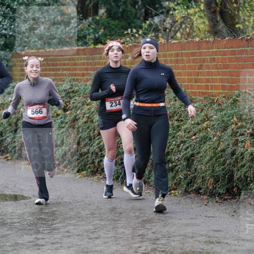 07.12.2025 - St. Pauli X-Mass-Run No. 15 Michael Burmester http://msf.ph/oto/9402048 07.12.2025 10:40:09 Laufen 763, 566, 234 meine-sportfotos.de