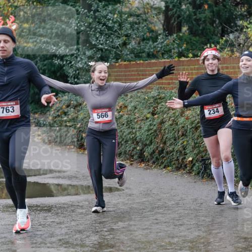 07.12.2025 - St. Pauli X-Mass-Run No. 15 Michael Burmester http://msf.ph/oto/9402050 07.12.2025 10:40:10 Laufen 763, 15, 566, 234 meine-sportfotos.de
