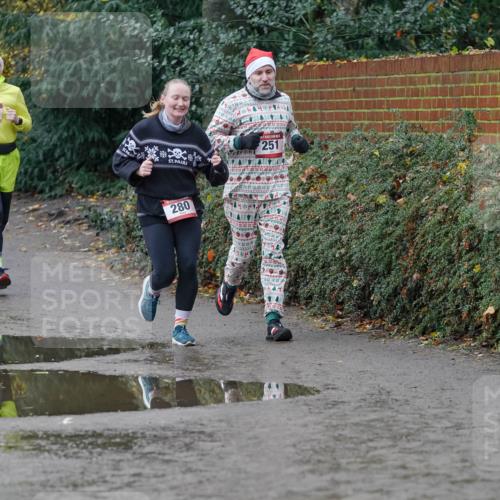 07.12.2025 - St. Pauli X-Mass-Run No. 15 Michael Burmester http://msf.ph/oto/9402124 07.12.2025 10:40:44 Laufen 43, 251, 280 meine-sportfotos.de