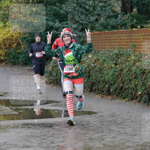 07.12.2025 - St. Pauli X-Mass-Run No. 15 Michael Burmester http://msf.ph/oto/9402157 07.12.2025 10:40:55 Laufen 324, 3, 1390 meine-sportfotos.de