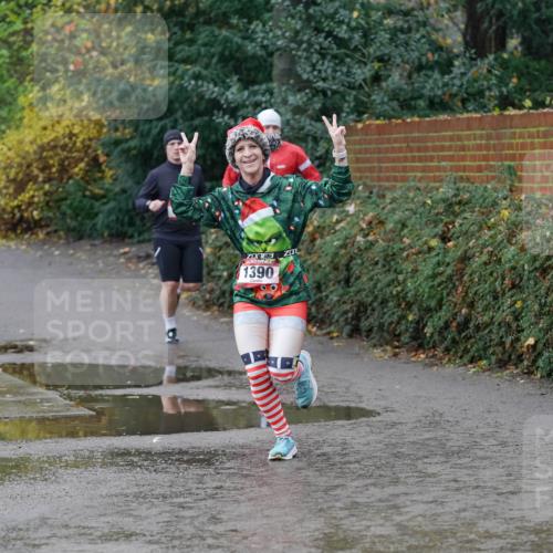 07.12.2025 - St. Pauli X-Mass-Run No. 15 Michael Burmester http://msf.ph/oto/9402158 07.12.2025 10:40:55 Laufen 1390 meine-sportfotos.de