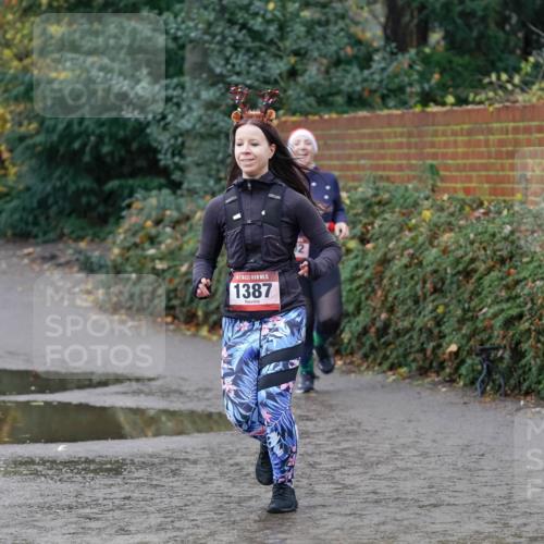 07.12.2025 - St. Pauli X-Mass-Run No. 15 Michael Burmester http://msf.ph/oto/9402196 07.12.2025 10:41:21 Laufen 15, 1387 meine-sportfotos.de