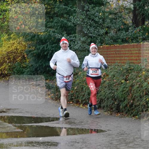 07.12.2025 - St. Pauli X-Mass-Run No. 15 Michael Burmester http://msf.ph/oto/9402209 07.12.2025 10:41:26 Laufen 241, 242 meine-sportfotos.de