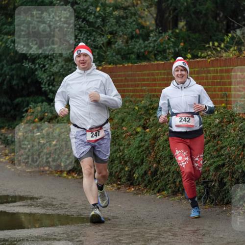 07.12.2025 - St. Pauli X-Mass-Run No. 15 Michael Burmester http://msf.ph/oto/9402211 07.12.2025 10:41:28 Laufen 242, 247 meine-sportfotos.de