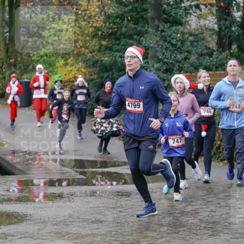 07.12.2025 - St. Pauli X-Mass-Run No. 15 Michael Burmester http://msf.ph/oto/9402241 07.12.2025 10:41:39 Laufen 4799, 747, 749, 746 meine-sportfotos.de