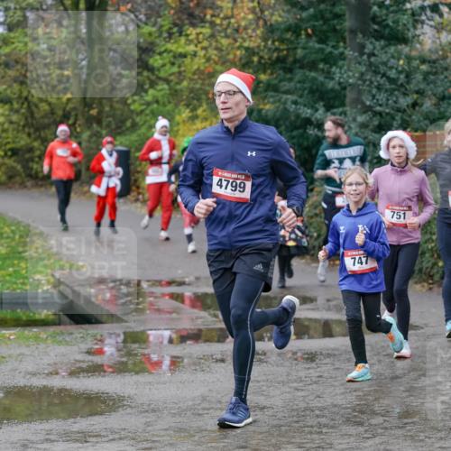 07.12.2025 - St. Pauli X-Mass-Run No. 15 Michael Burmester http://msf.ph/oto/9402244 07.12.2025 10:41:40 Laufen 4799, 747, 749, 746, 751 meine-sportfotos.de