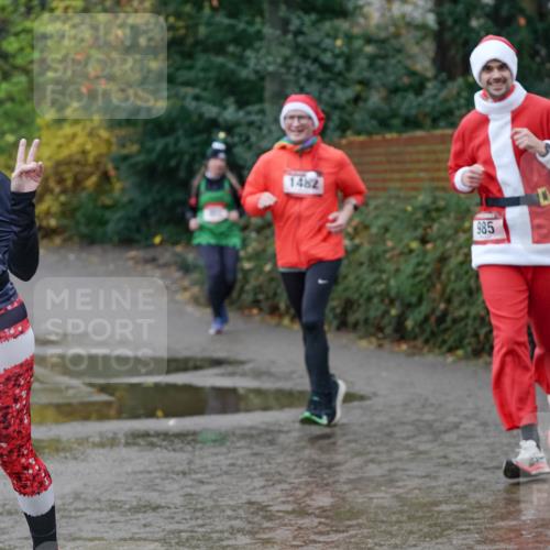 07.12.2025 - St. Pauli X-Mass-Run No. 15 Michael Burmester http://msf.ph/oto/9402275 07.12.2025 10:41:47 Laufen 135, 1482, 985 meine-sportfotos.de