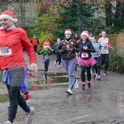 07.12.2025 - St. Pauli X-Mass-Run No. 15 Michael Burmester http://msf.ph/oto/9402316 07.12.2025 10:42:03 Laufen 16, 9, 109, 435, 68, 439, 606, 440 meine-sportfotos.de